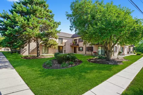 Exterior - 3355 Kirchoff Rd #6A, Rolling Meadows, IL 60008 photo 2 of 4