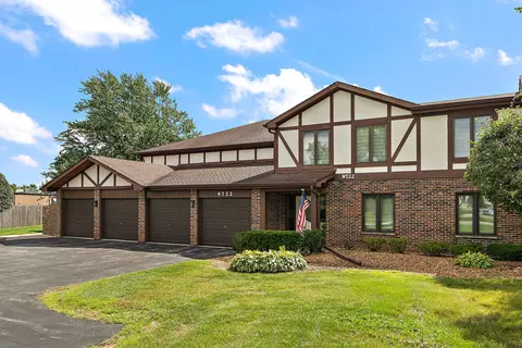 9722 W Creek Rd #B2, Palos Park, IL 60464