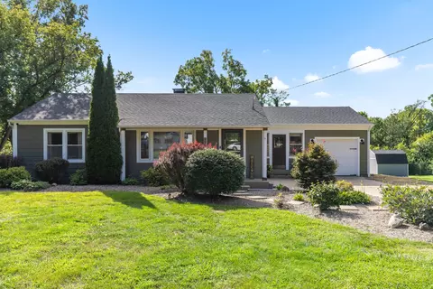 2019 Hawthorn Rd, Marengo, IL 60152