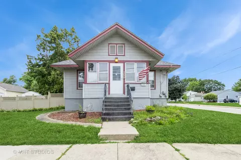 500 Gertrude St, Elgin, IL 60123