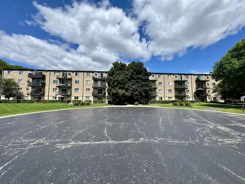 2420 E Brandenberry Ct #1K, Arlington Heights, IL 60004
