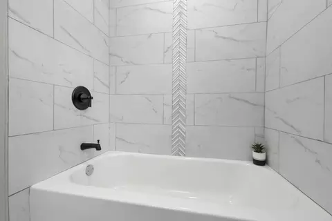Bath - Undisclosed, Chicago, IL 60643 photo 2 of 3