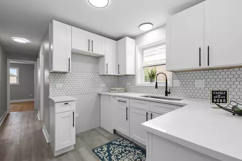 Kitchen - Undisclosed, Chicago, IL 60643 photo 6 of 7