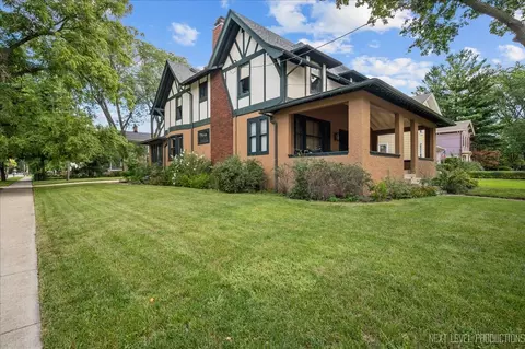 523 W Downer Pl, Aurora, IL 60506