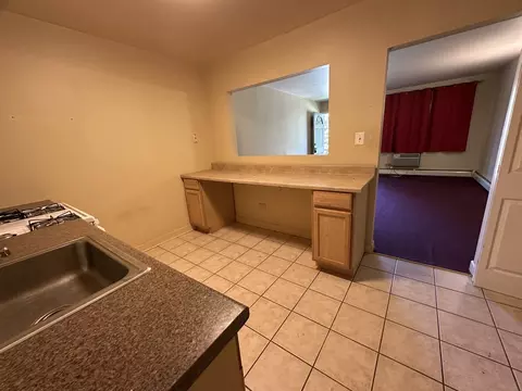Kitchen - 821 Bode Rd #15, Elgin, IL 60120 photo 2 of 3