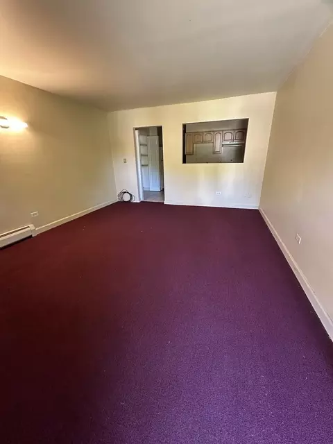 Living - 821 Bode Rd #15, Elgin, IL 60120 photo 1 of 2