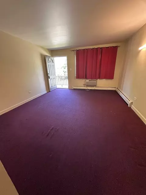 Living - 821 Bode Rd #15, Elgin, IL 60120 photo 2 of 2