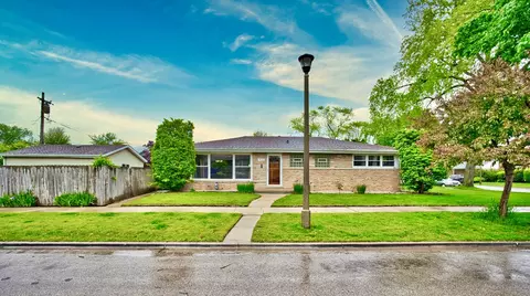 7625 N Karlov Ave, Skokie, IL 60076