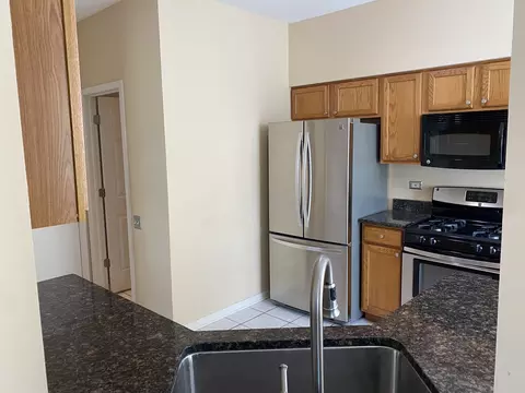 Kitchen - 1091 Delta Dr, Elgin, IL 60123 photo 5 of 5