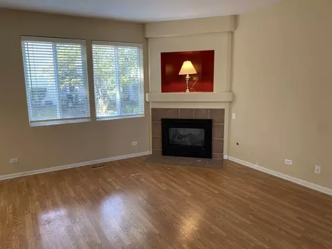 Living - 1091 Delta Dr, Elgin, IL 60123 photo 2 of 7