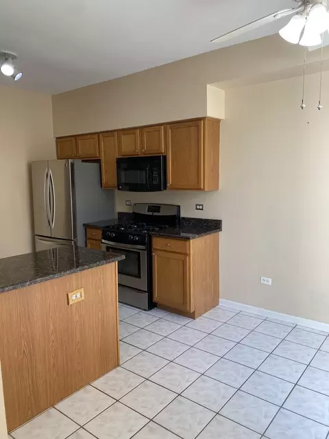 Kitchen - 1091 Delta Dr, Elgin, IL 60123 photo 1 of 5