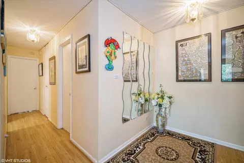 Entry Way - 1500 Harbour Dr #2K, Wheeling, IL 60090 photo 1 of 1