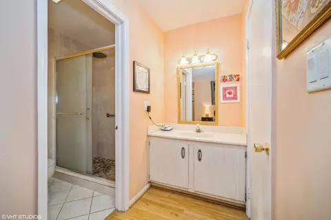 Bath - 1500 Harbour Dr #2K, Wheeling, IL 60090 photo 1 of 3