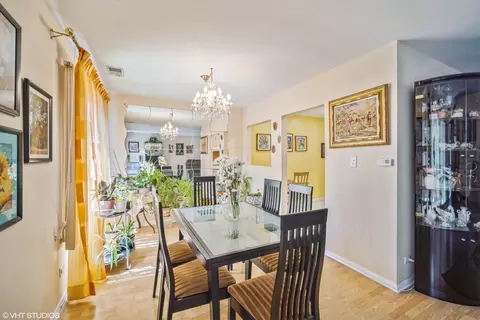 Dining - 1500 Harbour Dr #2K, Wheeling, IL 60090 photo 2 of 2