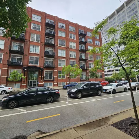 420 S Clinton St #607, Chicago, IL 60607
