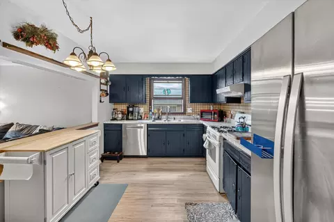 Kitchen - 2023 Monday Dr, Elgin, IL 60123 photo 3 of 3