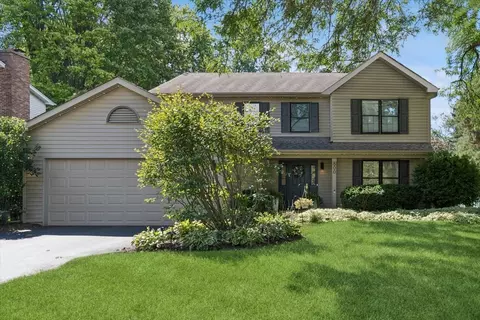 800 Muirhead Ave, Naperville, IL 60565