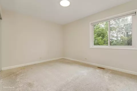 Bedroom - 853 Voyager Dr, Bartlett, IL 60103 photo 3 of 6
