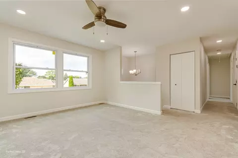 Living - 853 Voyager Dr, Bartlett, IL 60103 photo 2 of 3