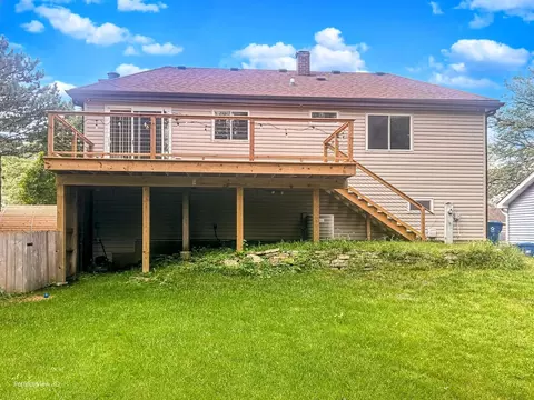 Exterior - 853 Voyager Dr, Bartlett, IL 60103 photo 5 of 5