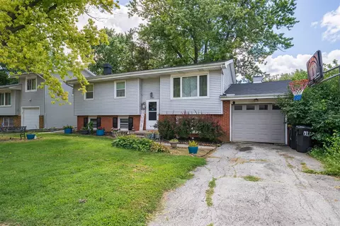 Exterior - 1701 Hoover Dr, Normal, IL 61761 photo 3 of 11