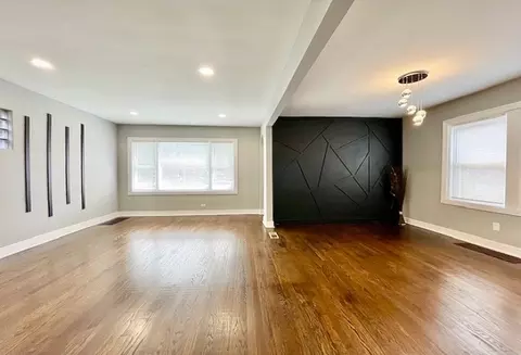 9302 S Eberhart Ave, Chicago, IL 60619 photo 3