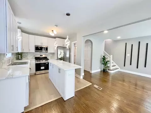 9302 S Eberhart Ave, Chicago, IL 60619 photo 7