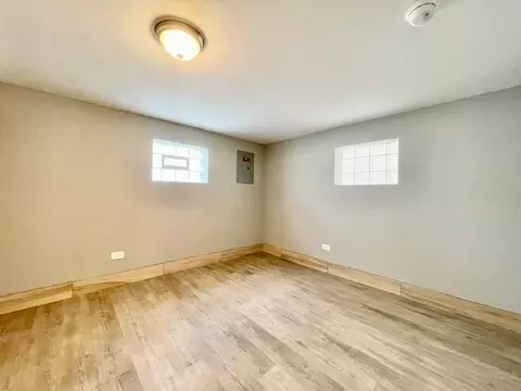 9302 S Eberhart Ave, Chicago, IL 60619 photo 35