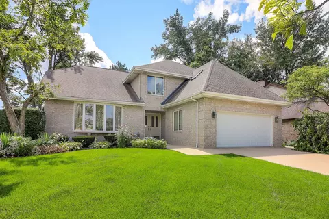 12 Meagan Ln, Lemont, IL 60439