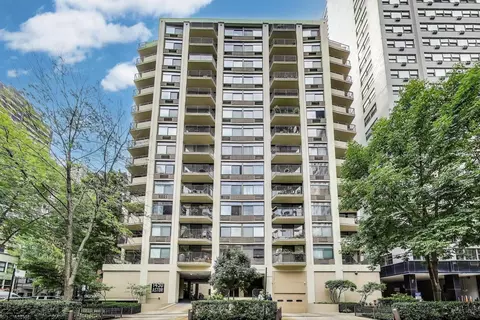 1450 N Astor St #11D, Chicago, IL 60610