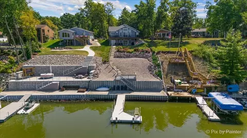 813 Lake Holiday Dr, Lake Holiday, IL 60548