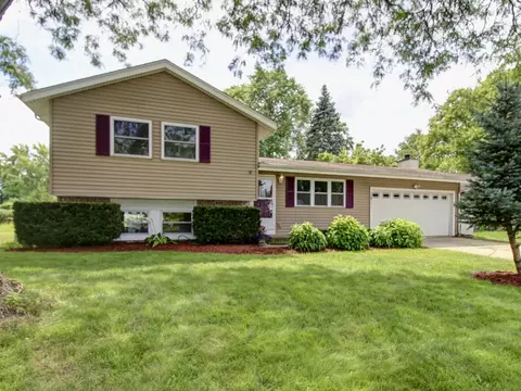 30 W111 Glenhurst Ct, Warrenville, IL 60555