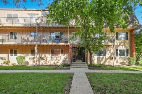 2506 Algonquin Rd #1, Rolling Meadows, IL 60008
