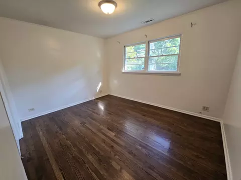 Bedroom - 901 E Krage Dr, Addison, IL 60101 photo 3 of 5