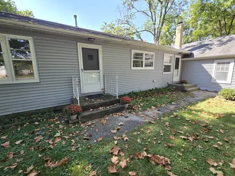 Exterior - 901 E Krage Dr, Addison, IL 60101 photo 3 of 11