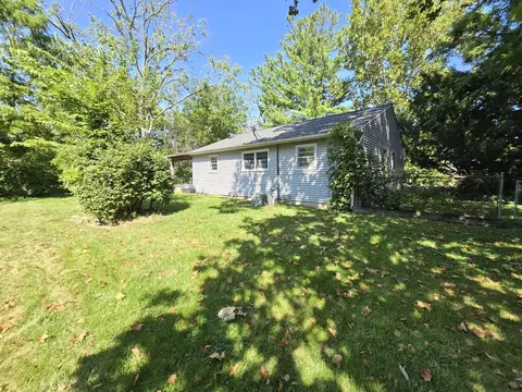 Exterior - 901 E Krage Dr, Addison, IL 60101 photo 8 of 11