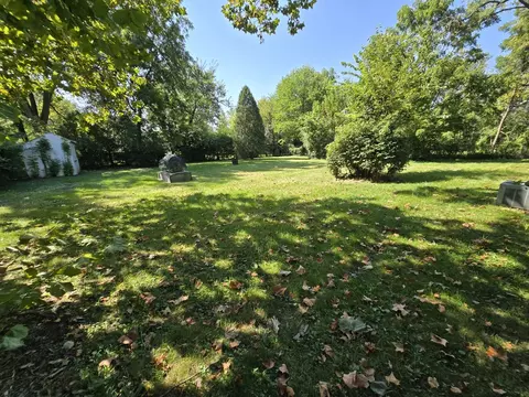 Exterior - 901 E Krage Dr, Addison, IL 60101 photo 5 of 11