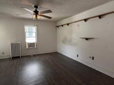 Living - 604 2nd Ave, Sterling, IL 61081 photo 5 of 5