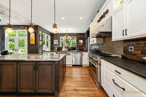 Kitchen - 2600 Whiteoak Ct, Mchenry, IL 60050 photo 4 of 4