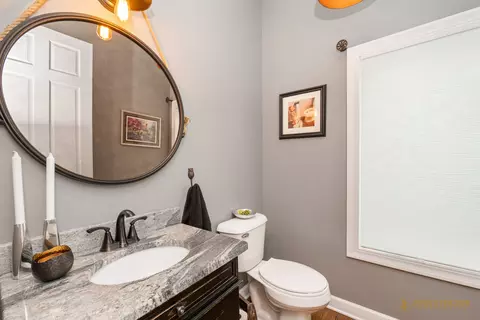 Bath - 2600 Whiteoak Ct, Mchenry, IL 60050 photo 1 of 4