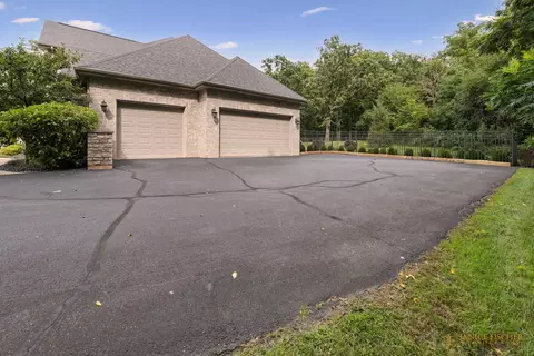 Exterior - 2600 Whiteoak Ct, Mchenry, IL 60050 photo 9 of 9