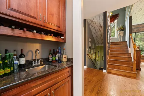 Entry Way - 2600 Whiteoak Ct, Mchenry, IL 60050 photo 2 of 2