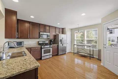254 Devoe Dr, Oswego, IL 60543 photo 8