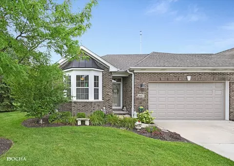 2687 Nicole Cir, Aurora, IL 60502