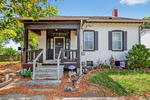 412 W State St, Mascoutah, IL 62258