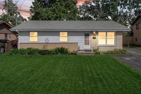 13209 E Playfield Dr, Crestwood, IL 60418