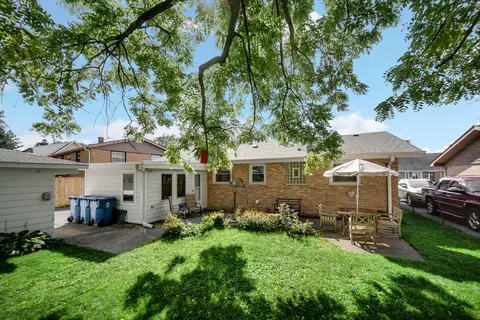 Exterior - 13209 E Playfield Dr, Crestwood, IL 60418 photo 4 of 6