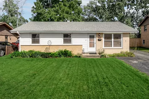 Exterior - 13209 E Playfield Dr, Crestwood, IL 60418 photo 2 of 6