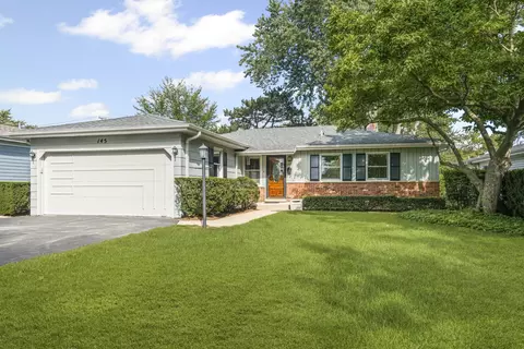 145 Walton St, Barrington, IL 60010