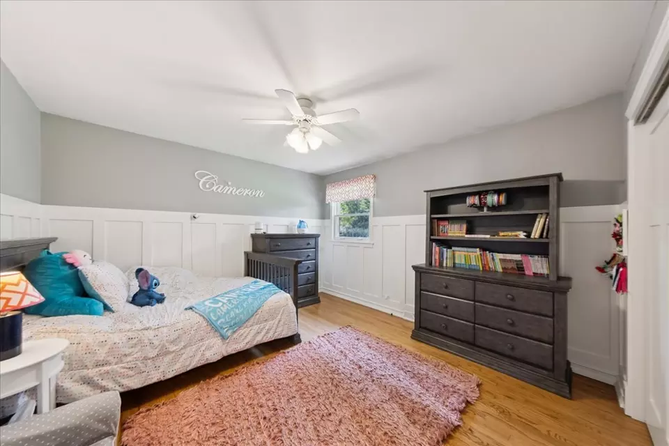 Bedroom - 5518 Wilcox Ave, Downers Grove, IL 60516 photo 5 of 6